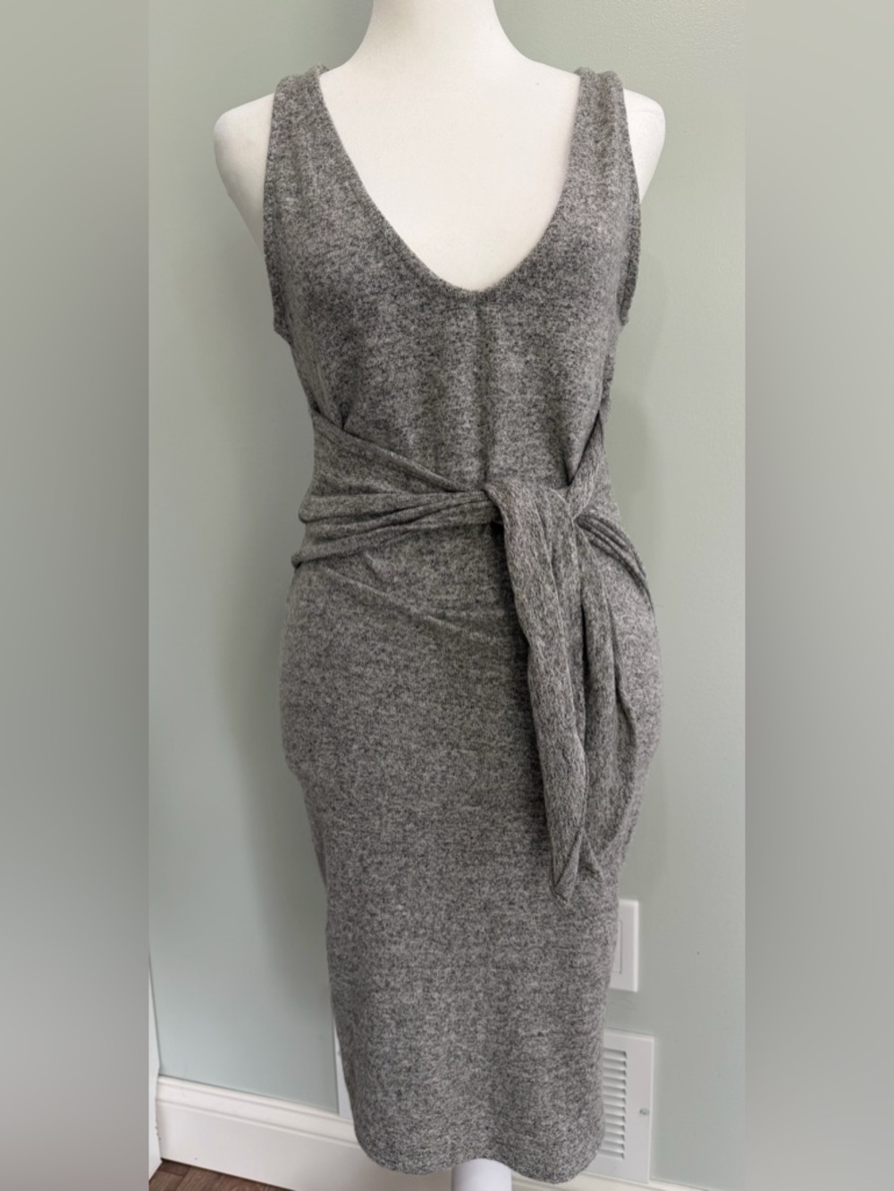 Lovers And Friends Revolve Bari Dress Soft Waist Tie Women’s Medium USA EUC